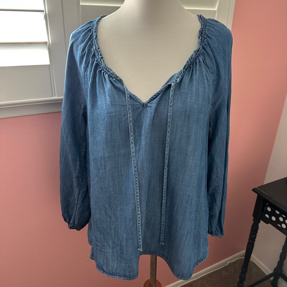 LC Lauren Conrad Chambray Blouse Size M
